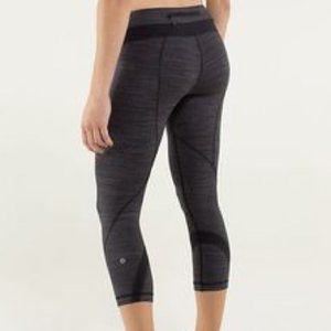 LULULEMON Run Inspire Crop Wee Are From Space OO21